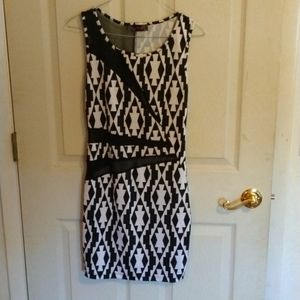 Body Central Women's Black and White Dress, Medium